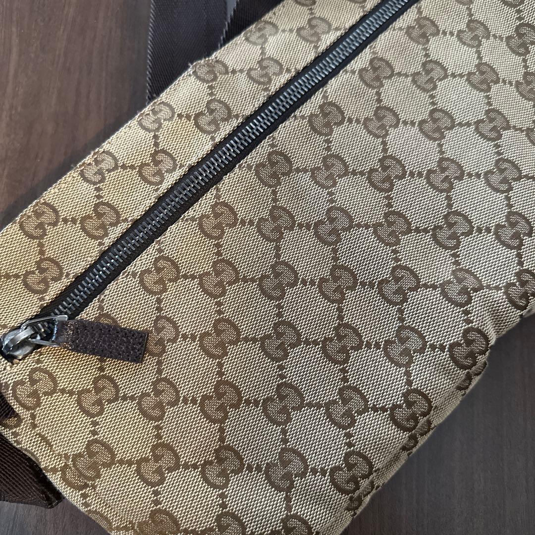人気モデル　GUCCI グッチ 28566 200047 GG柄　ボディバック