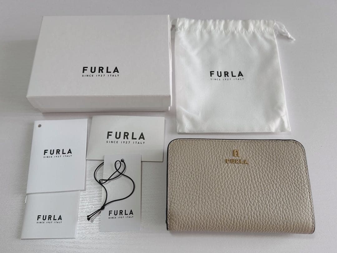 FURLA 財布