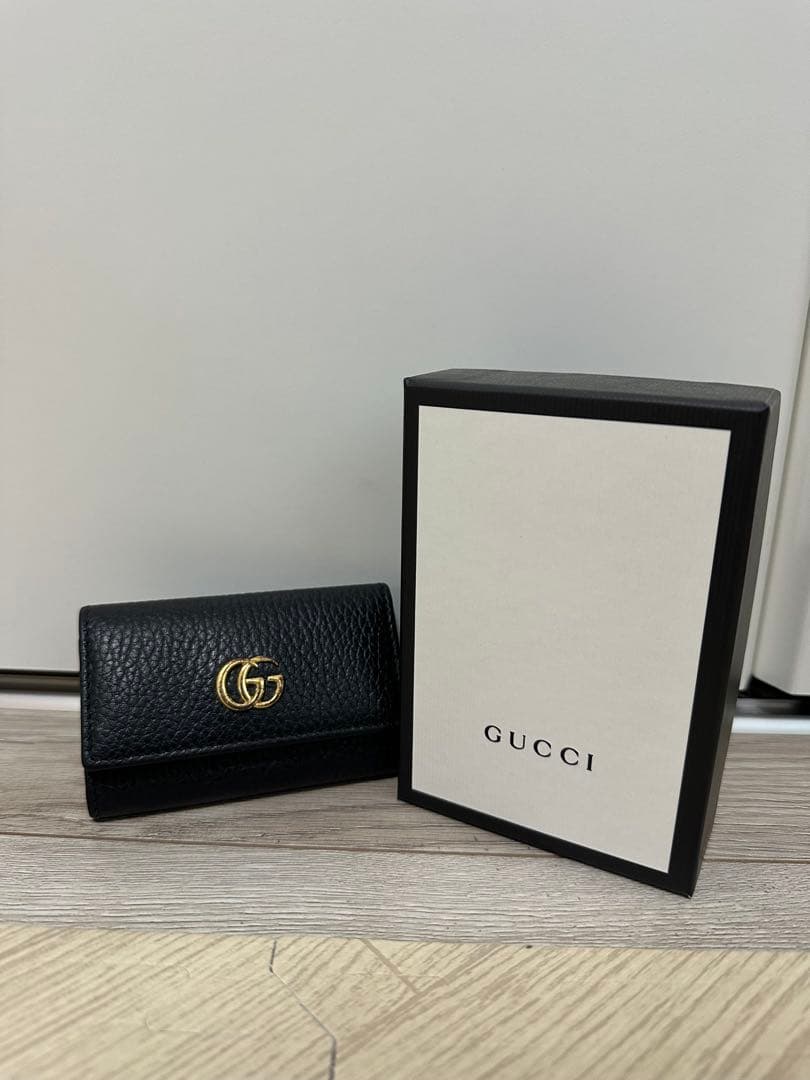 GUCCI ブラックレザー キーケース