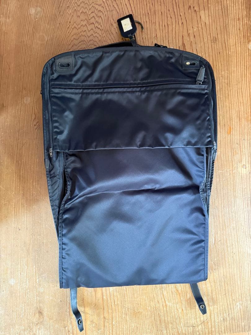 Porter 黒いガーメントバッグ フック付き