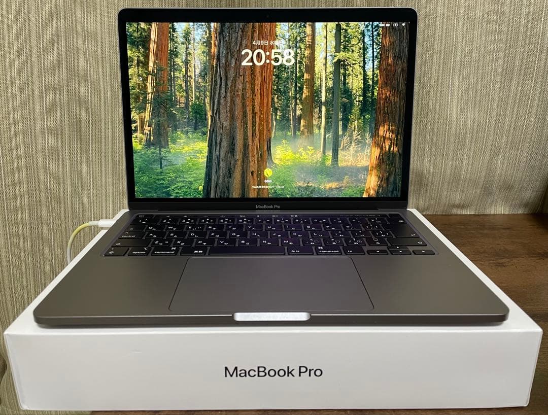 美品 MacBook Pro 2020 13インチ TouchBar 付き