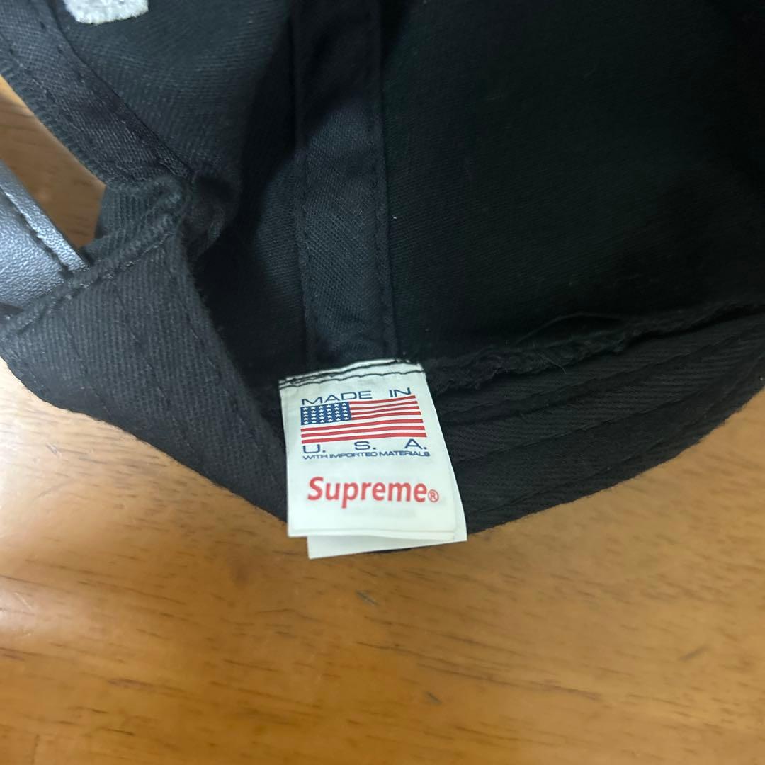 SUPREME ブラック キャップ Sの刺繍