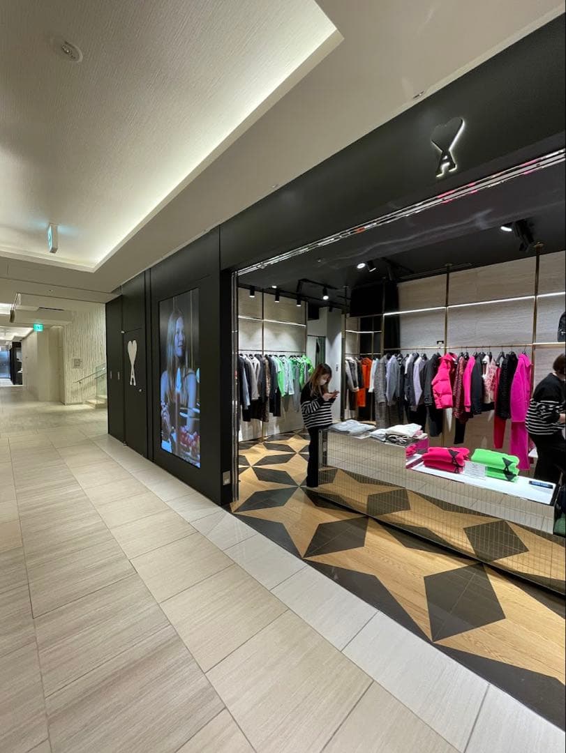 ぽむさん専用/AMI PARIS ピンク ニットセーター　GINZA SIX購入