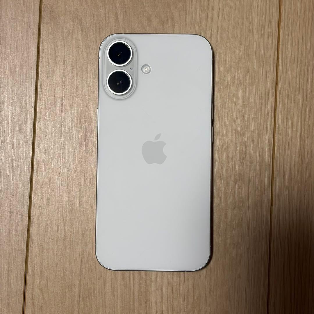 iPhone16 256GBバッテリー100%美品　7ヶ月のみ使用