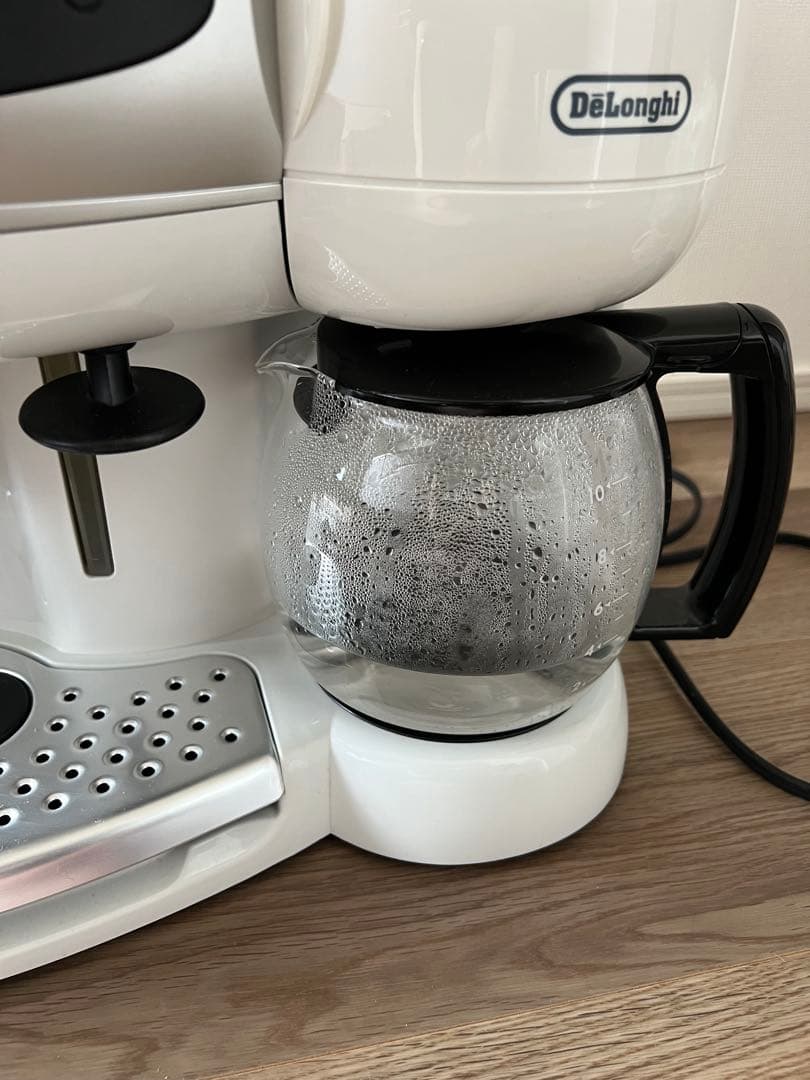 デロンギ　エスプレッソ　コーヒーメーカー　BCO261N-W