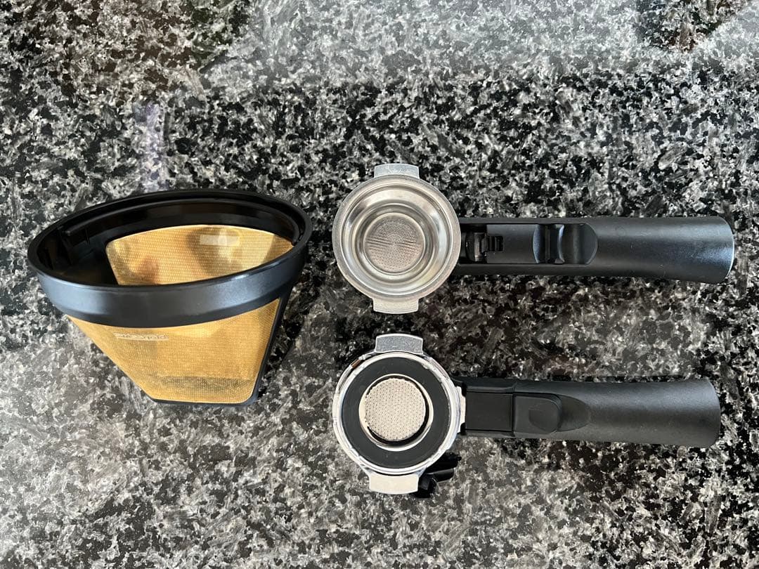 デロンギ　エスプレッソ　コーヒーメーカー　BCO261N-W