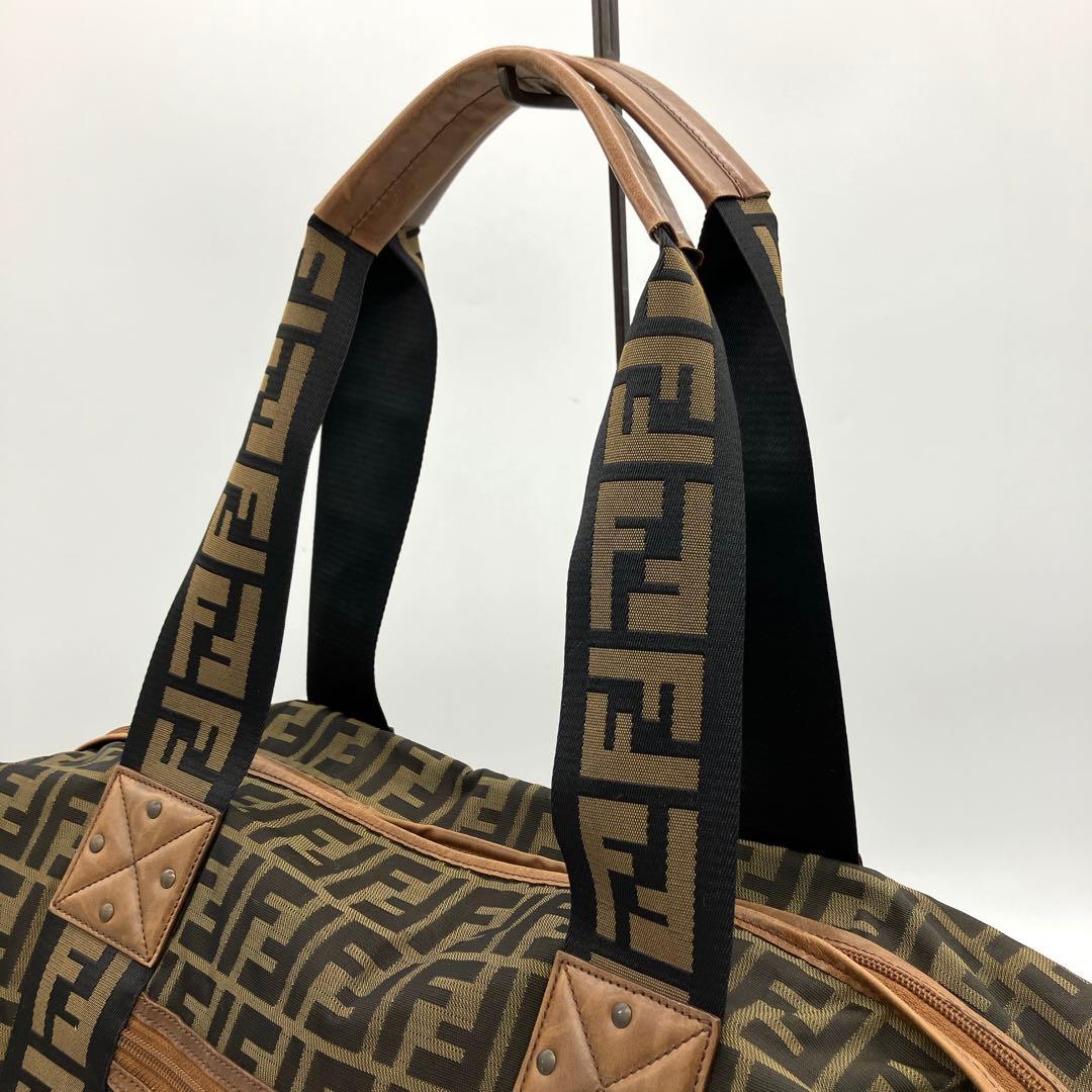 【FENDI】ボストンバッグ　ズッカ柄　デカロゴ　ナイロン　レザー　ブラウン