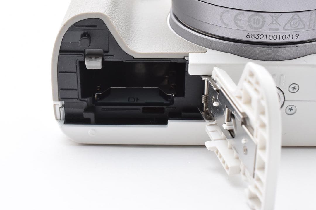 【美品】CANON EOS KISS M2 EF-M15-45mm IS STM