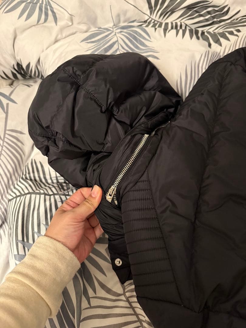 サイト内最安!? 美品　PRADA 29X544 ショートダウン ブラック