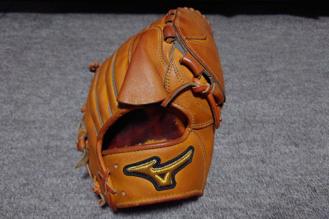 MIZUNO　硬式　投手用グローブ