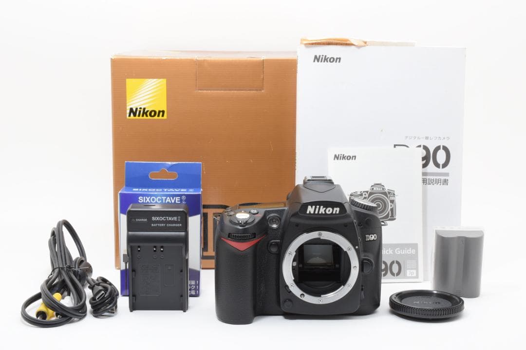 超美品 ニコン D90 ショット枚数 11636枚 箱付き 説明書付　M654