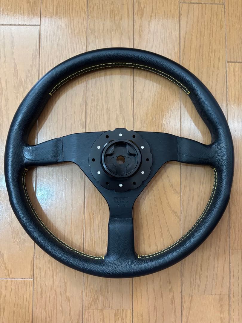 MOMO ヴェローチェレーシング 35パイ V-1 + T300rs アダプタ