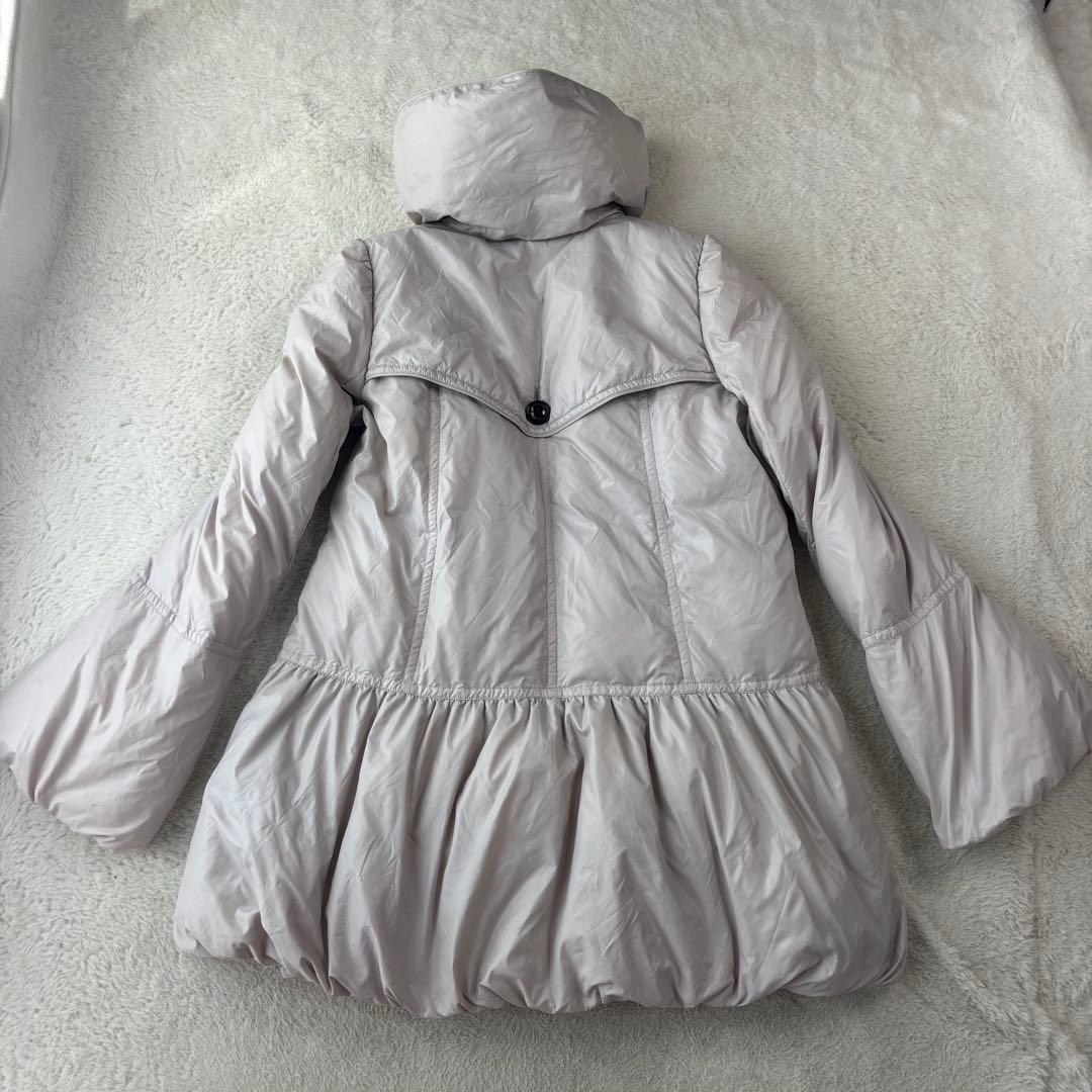 大きいサイズ バーバリーブラックレーベル ダウンジャケット ボリュームある襟元