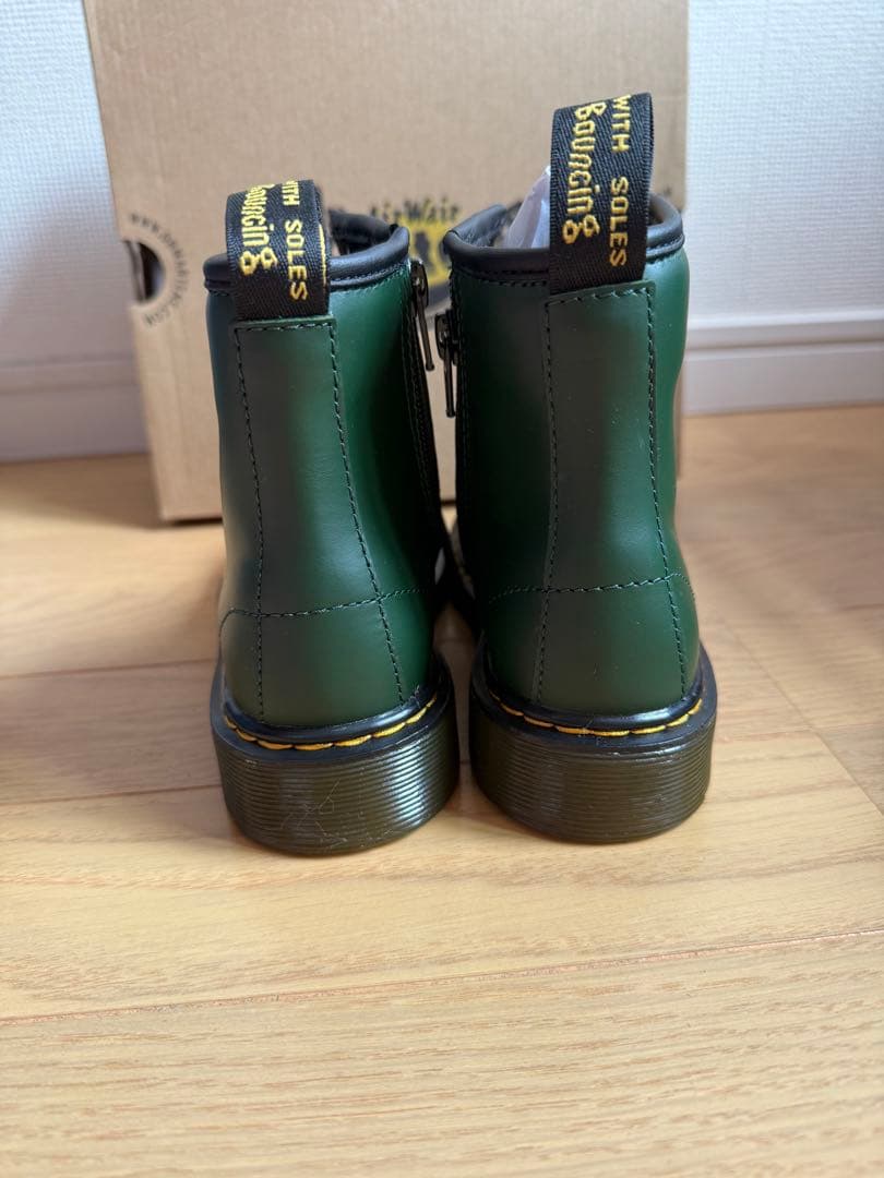 Dr. Martens グリーン ミリタリーブーツ