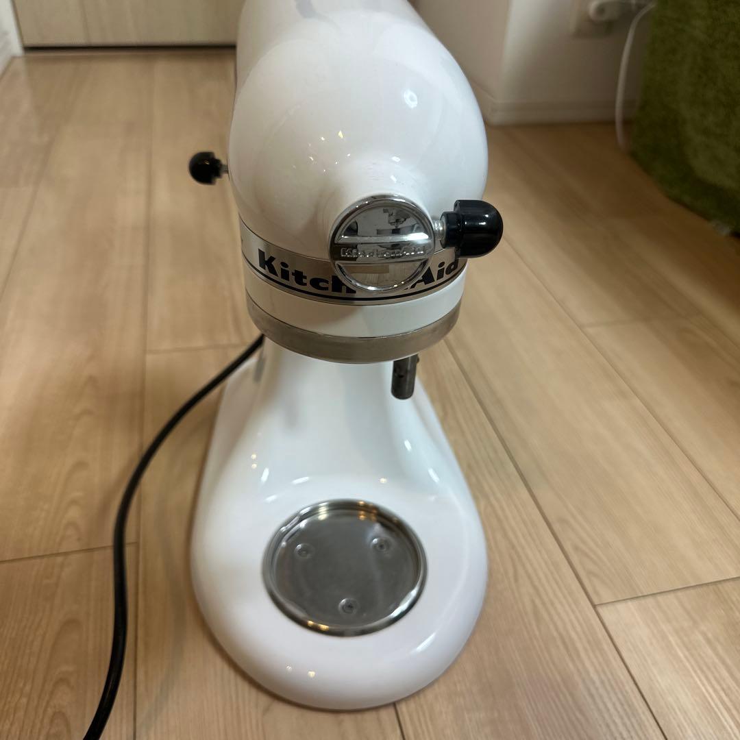 中古品￼キッチンエイド　スタンドミキサー（ホワイト）