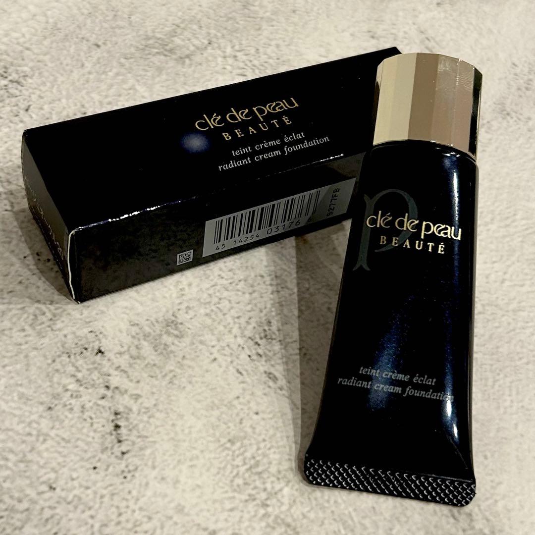 クレ・ド・ポー ボーテ タンクレームエクラ ベージュオークル20