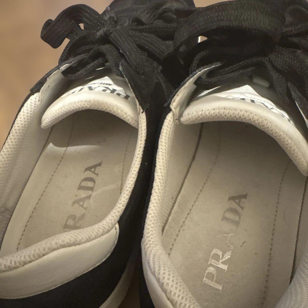 PRADA ブラック スエード スニーカー