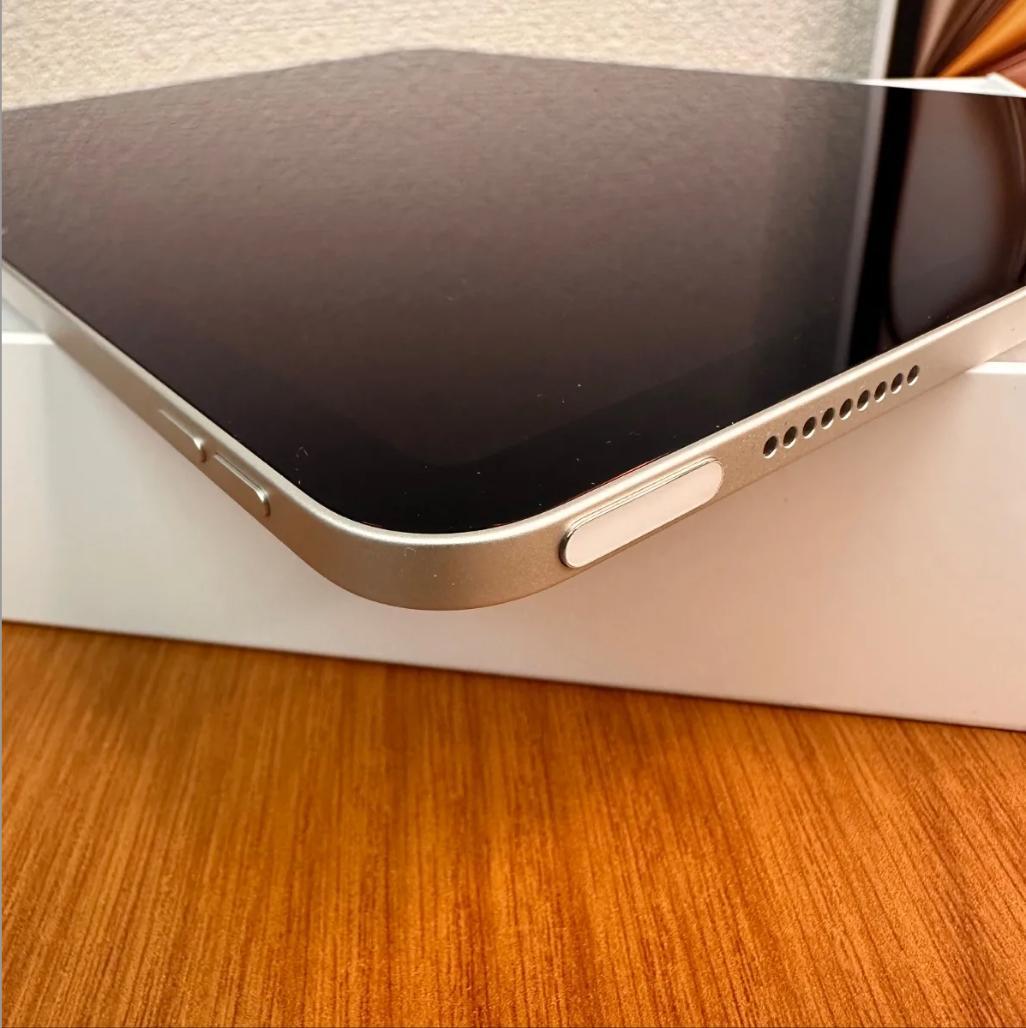 【保証有極美品】AppleiPadAir128GB MUWE3J/A K9293