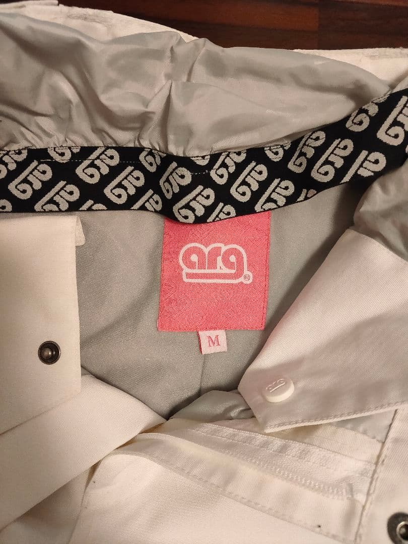 【エーアールジー　スノーボードウェア　レディースM　上下＋グローブ 3点セット】