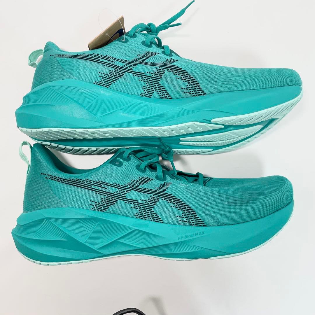 【未使用品】アシックス　NOVABLAST5 32.0cm ランニングシューズ