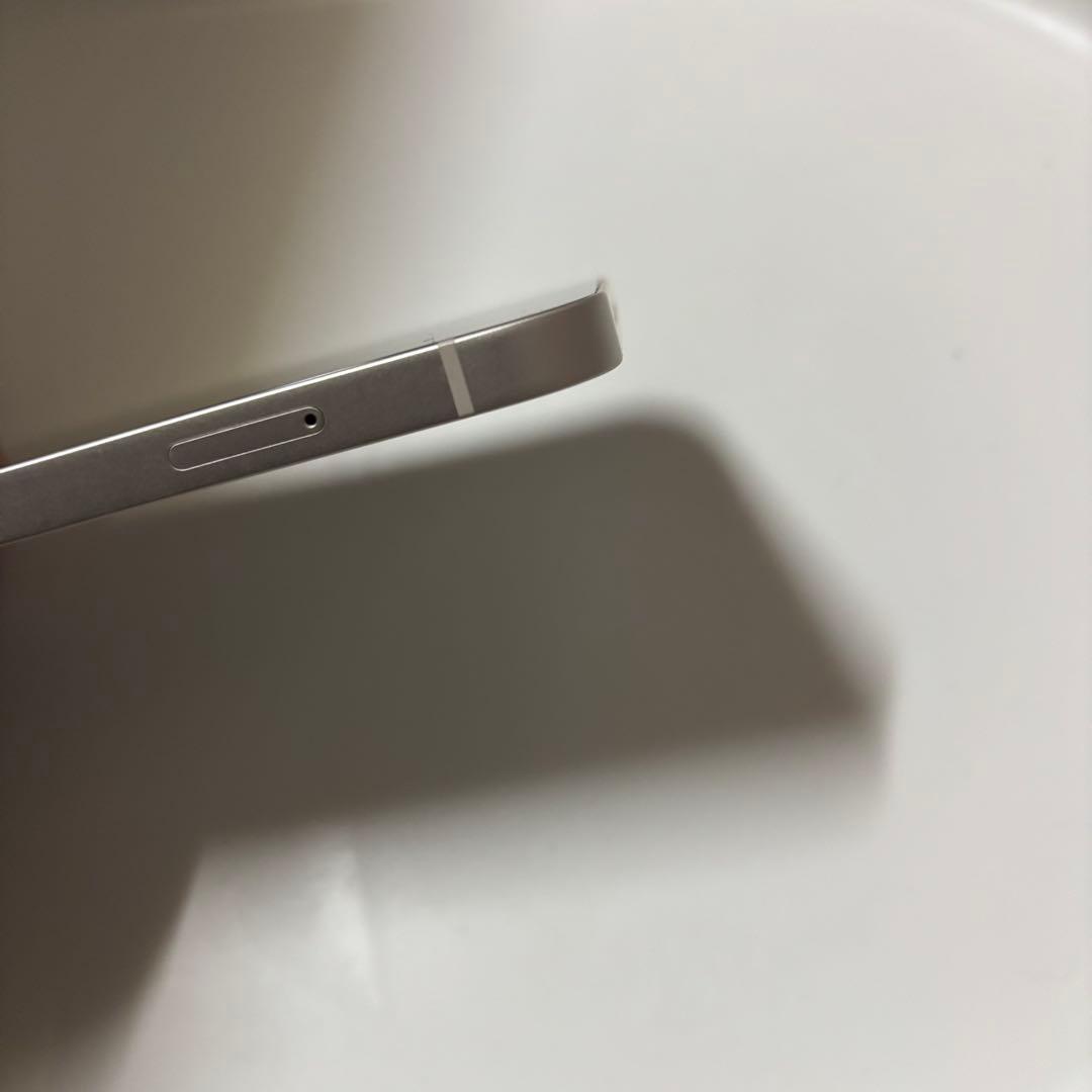 【美品】Apple iPhone 13 ホワイト 本体