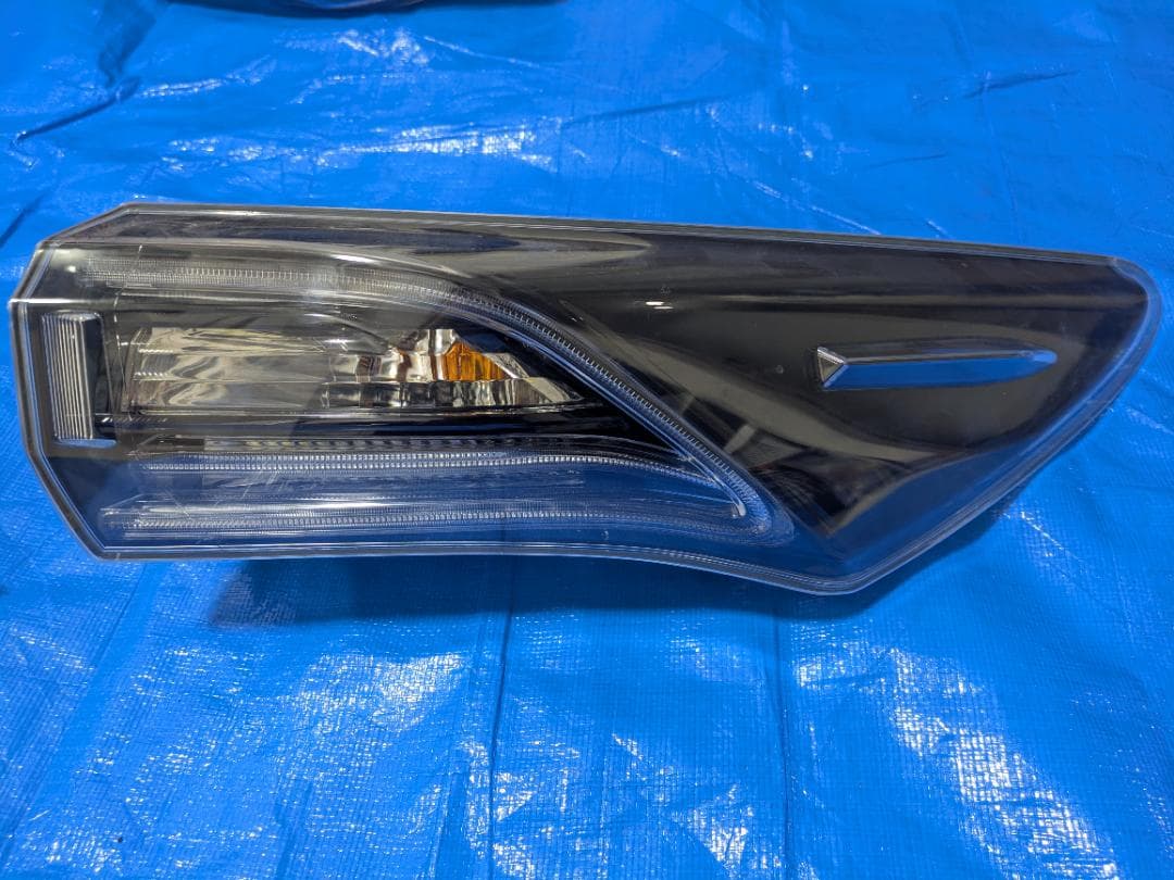 60ハリアー前期 純正テールランプ