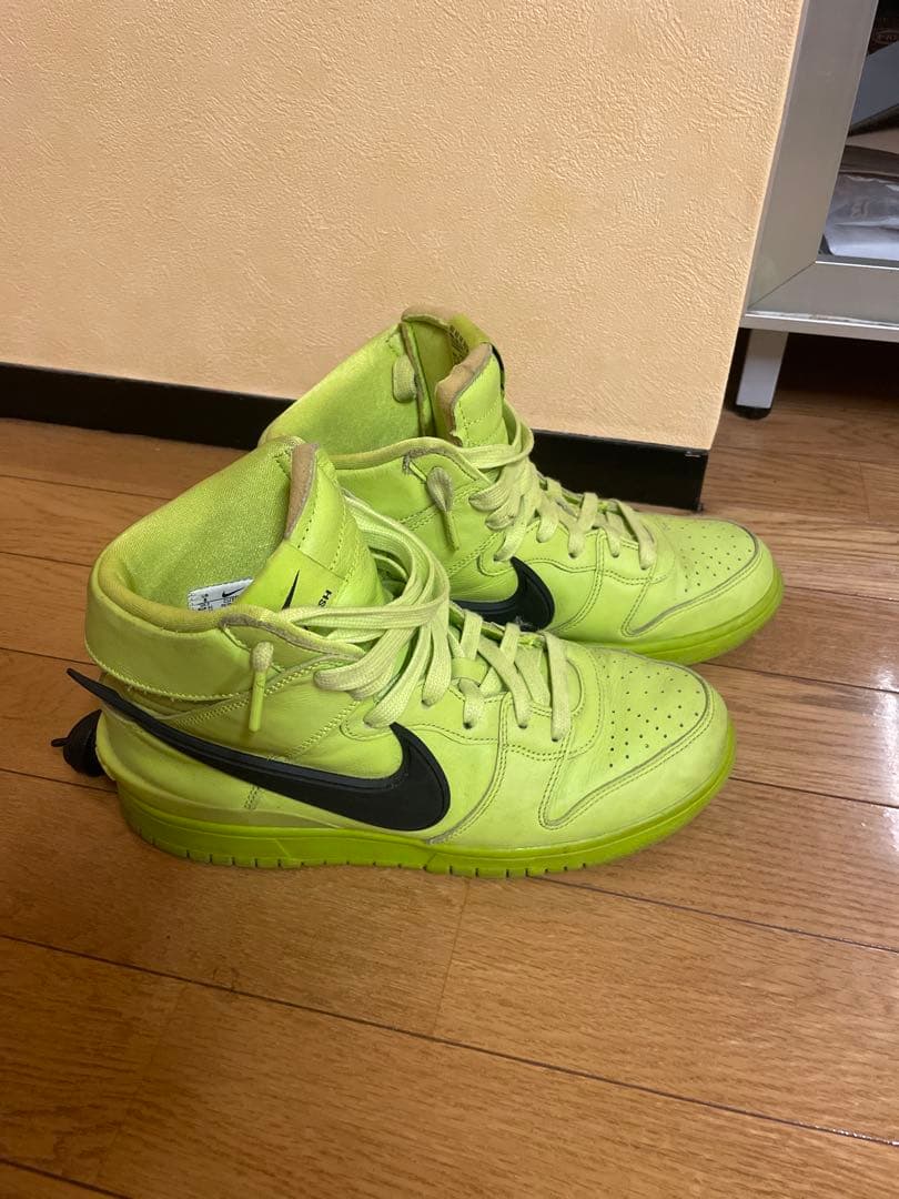 Nike ネオンイエロー スニーカー　アンブッシュ