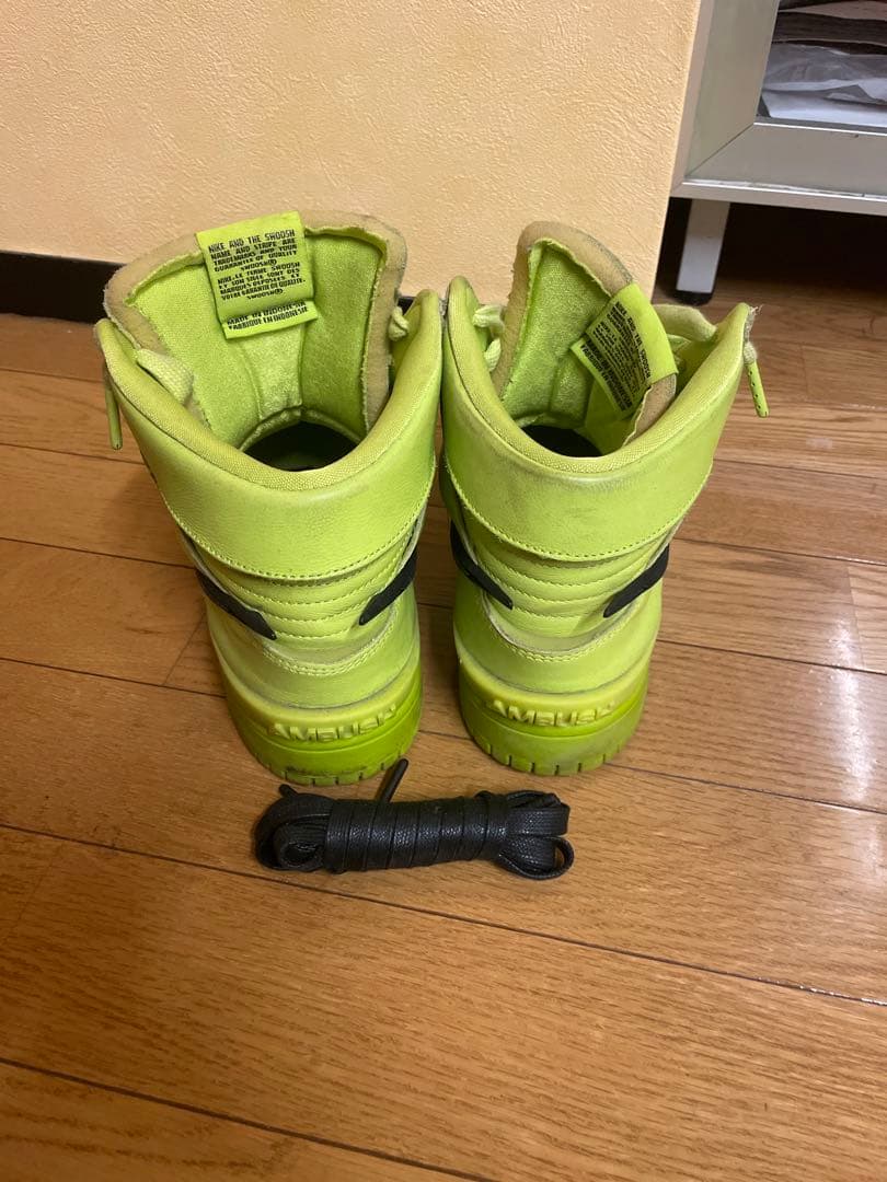 Nike ネオンイエロー スニーカー　アンブッシュ