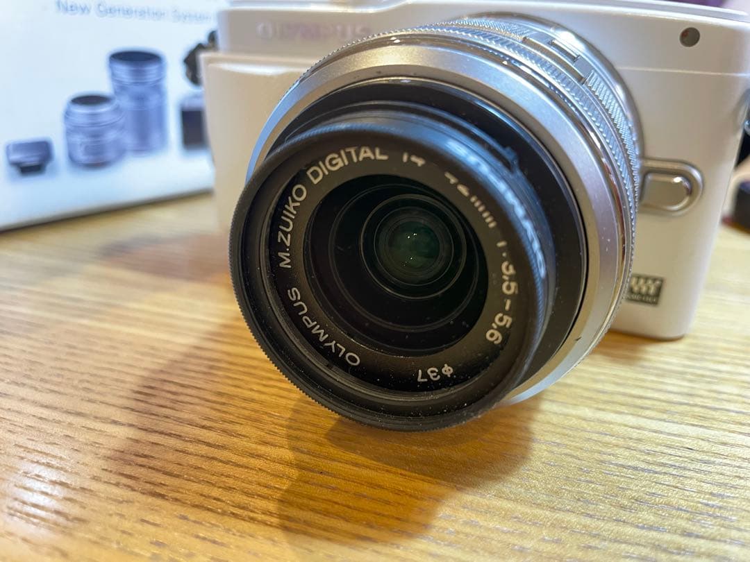 OLYMPUS PEN light E-PL6 ミラーレス一眼レフ　カメラ