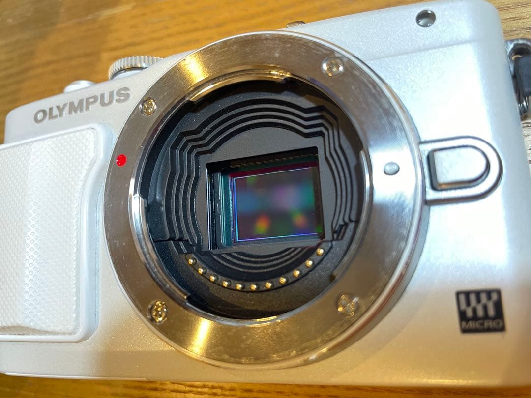 OLYMPUS PEN light E-PL6 ミラーレス一眼レフ　カメラ