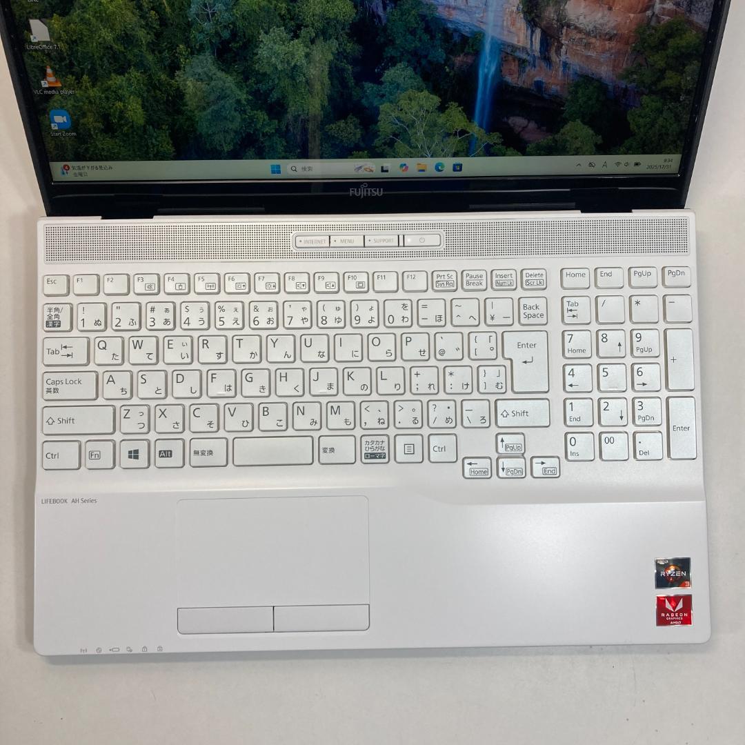Fujitsu 富士通 ノートパソコン Ryzen3 SSD Windows11
