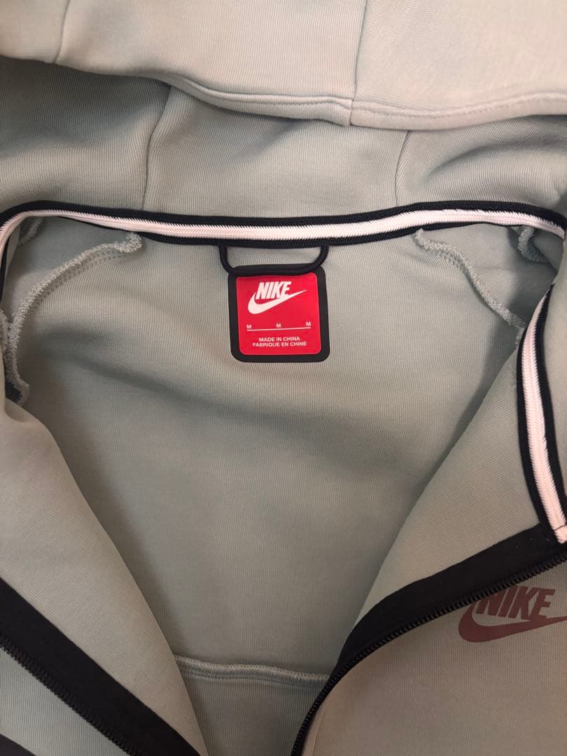 Nike tech 好色カラー