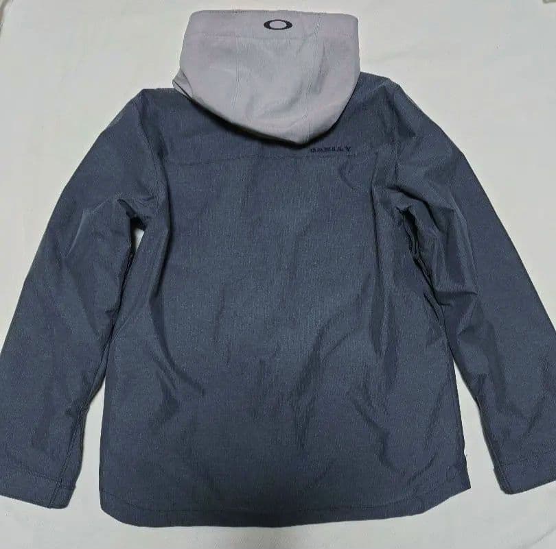Oakley スキー・スノーボードジャケット グレー　スノーウェア