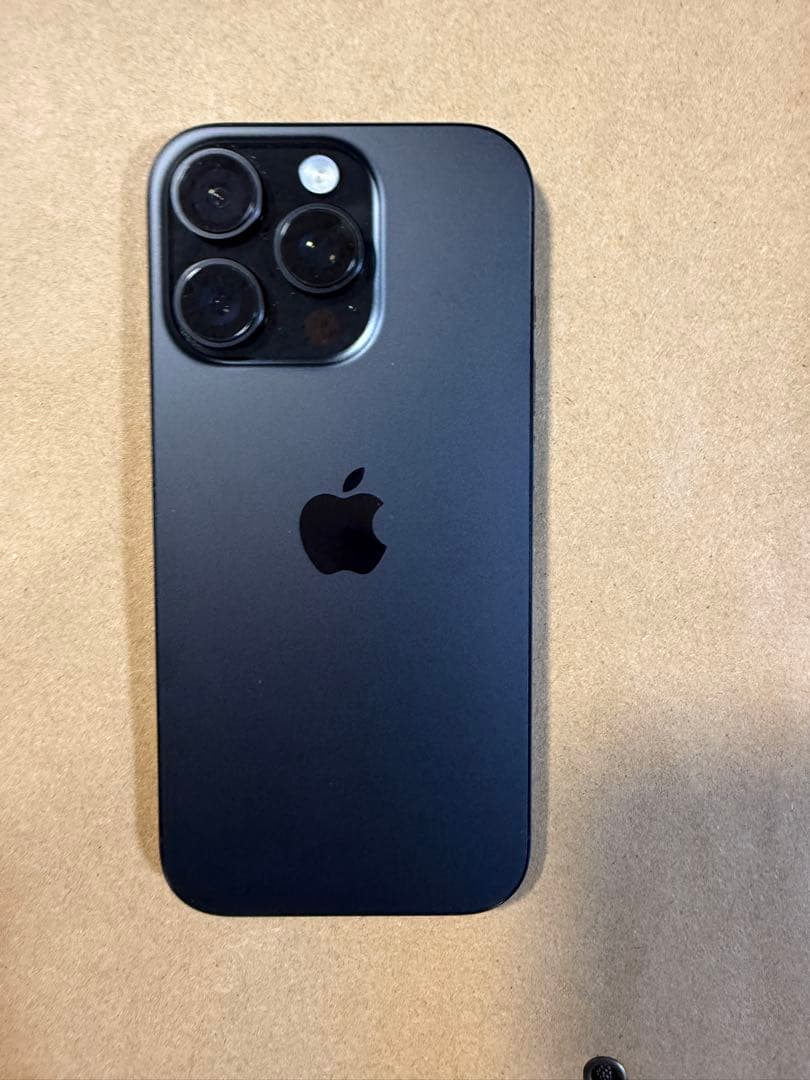 【値下げ中】iphone16pro 128GB ブラックチタニウム ケース付き