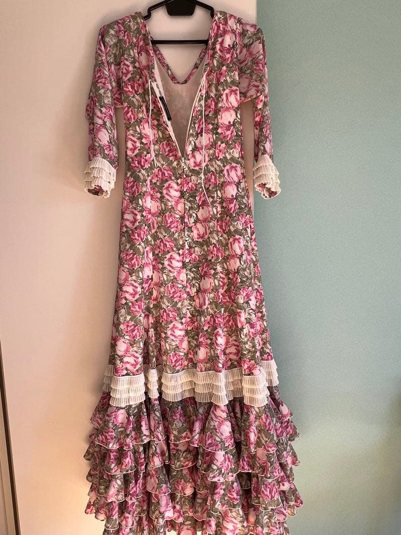 マンサニージャ フラメンコ　5段フリルワンピース　ベルト付き　花柄　七分袖