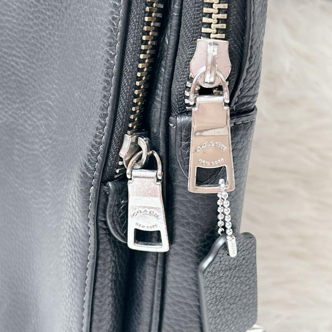 COACH コーチ イーサン パック ボディバッグ ロゴ クロスボディ シボ革