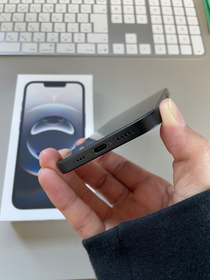 iPhone16e 256GB バッテリー100%