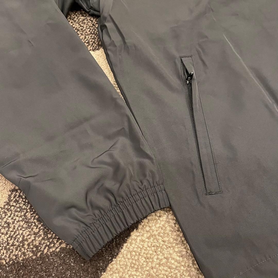 ★新品★アディダスオリジナルス 黒　ロゴ　バックプリント　フード　ジャケット