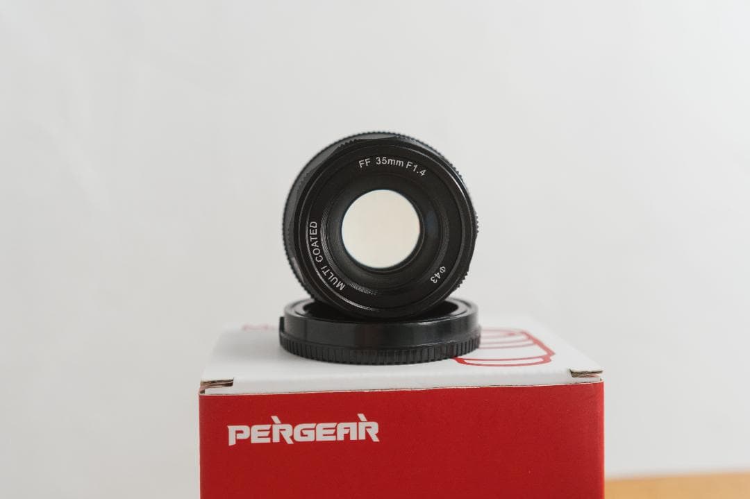 PERGEAR 35mm F1.4 単焦点レンズ フルサイズ