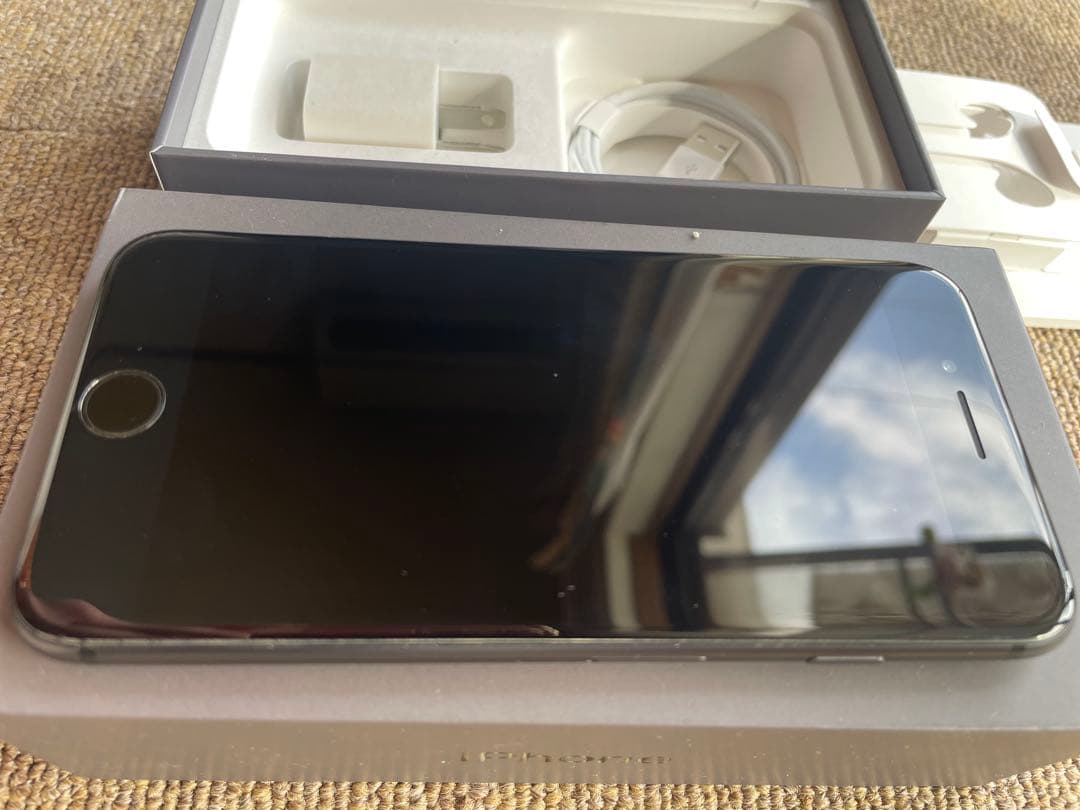 iPhone8 64GB スペースグレー　SIMフリー