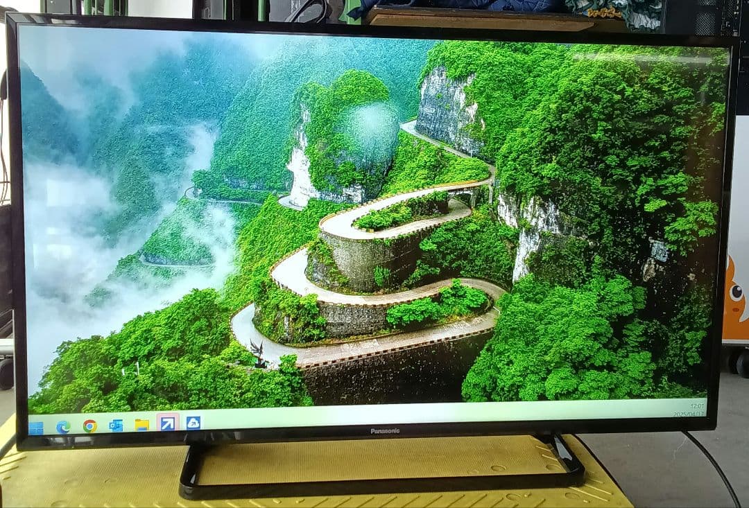 43型液晶テレビPanasonic TH-43F300HT2020年製no.38