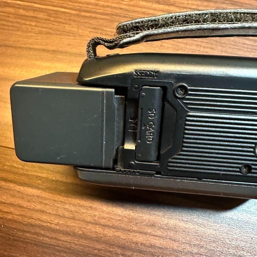 Panasonic HC-V210M-R ビデオカメラ 2256