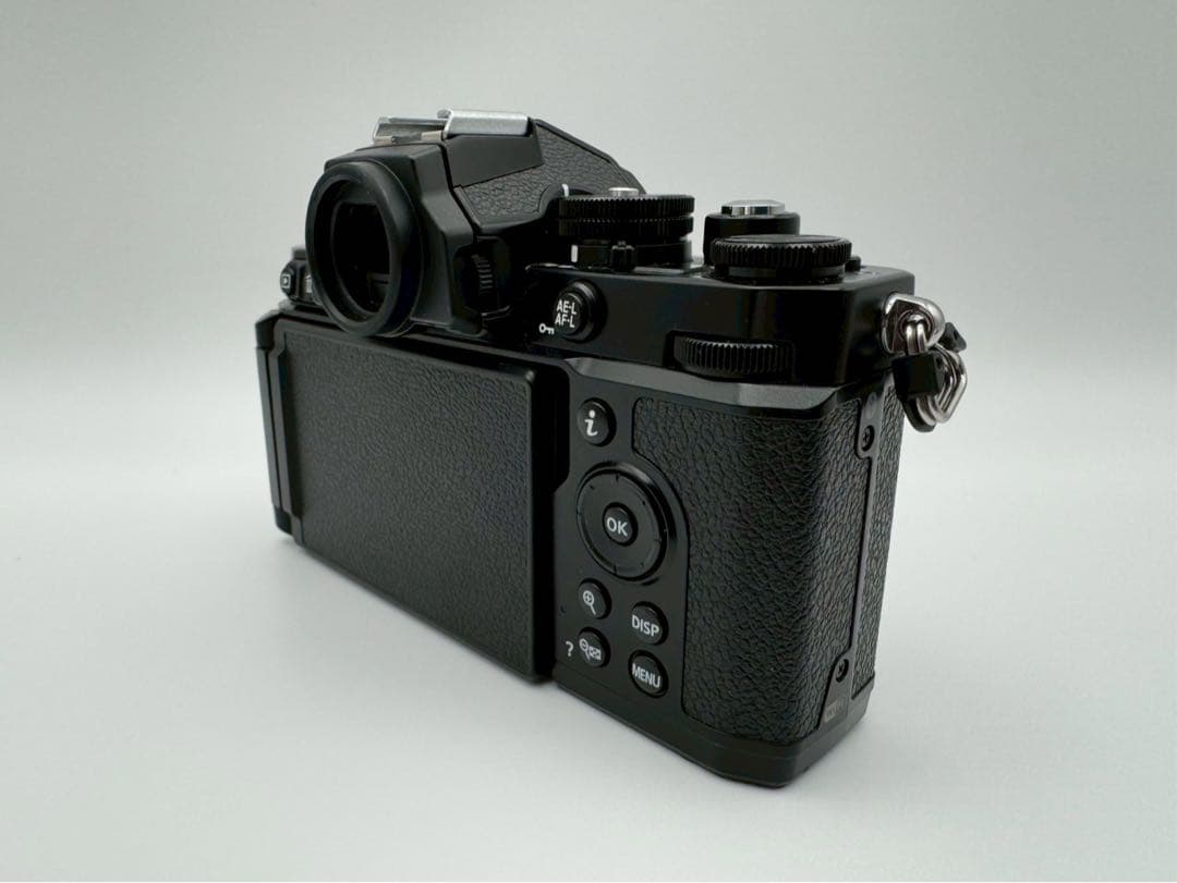 ☆良品【NIKON】Zfc ボディ ショット数3700回未満