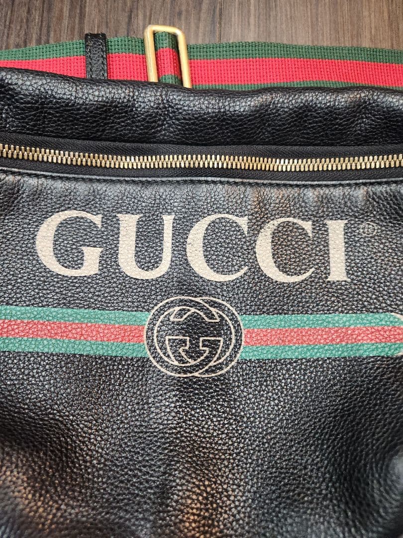 【外装美品最安値】GUCCI ヴィンテージロゴレザー ウェブボディーバッグ