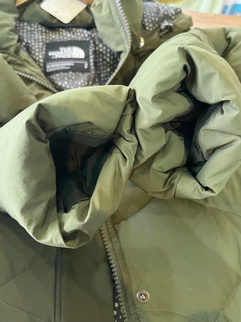 美品 2016ノースフェイス　ダウンコート レディース カーキ