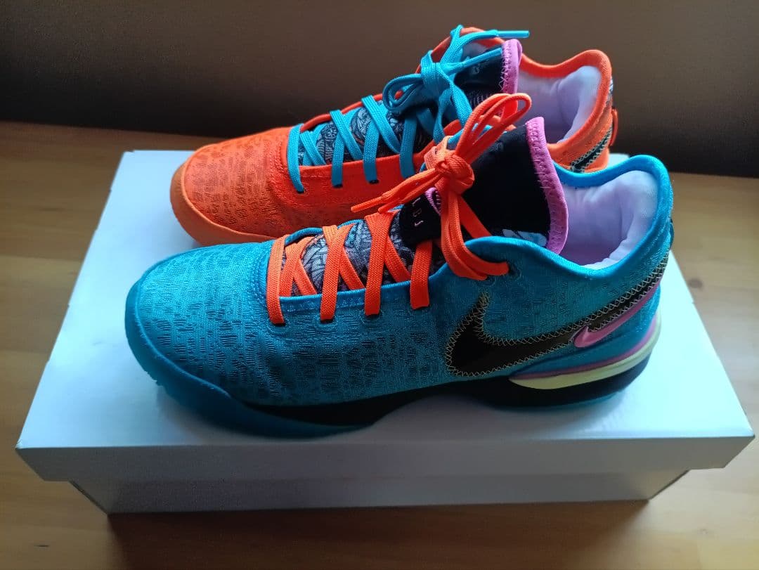 Nike バスケットボールシューズ オレンジ/ブルー　レブロン