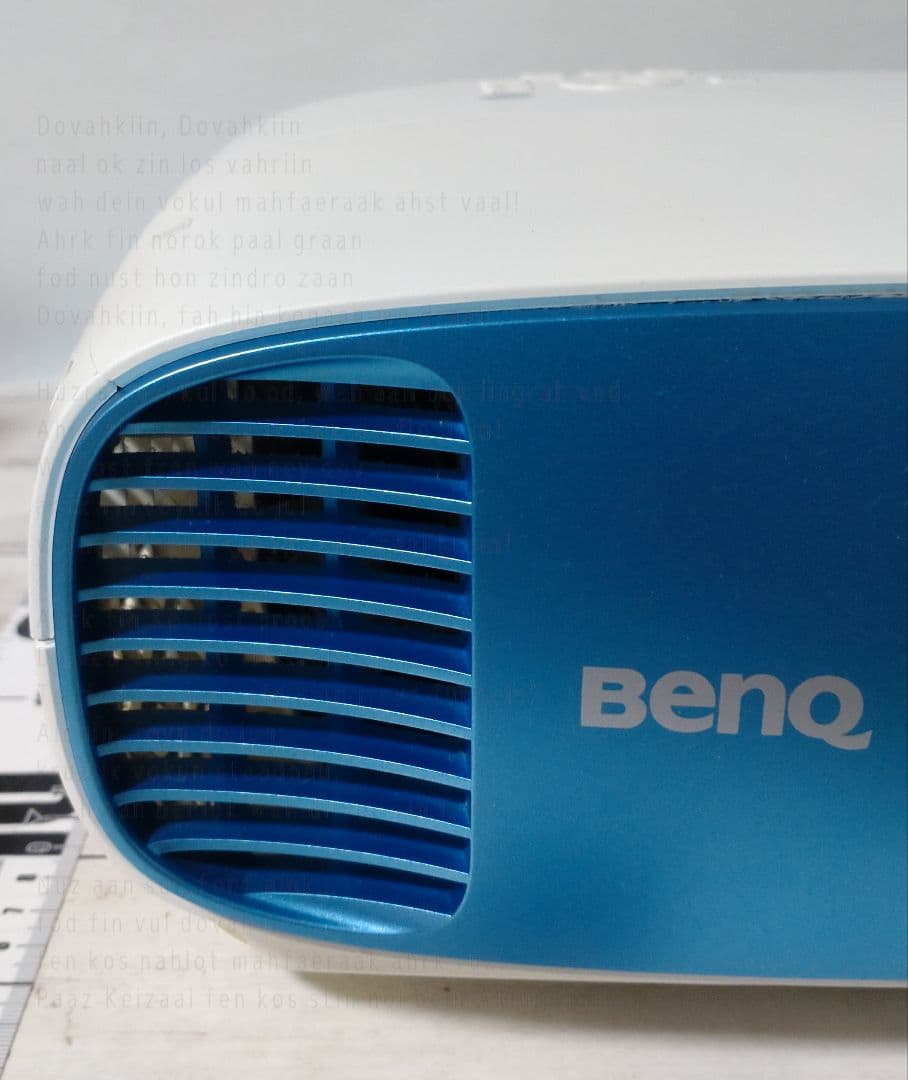 BenQ／ホームシネマプロジェクター TK800