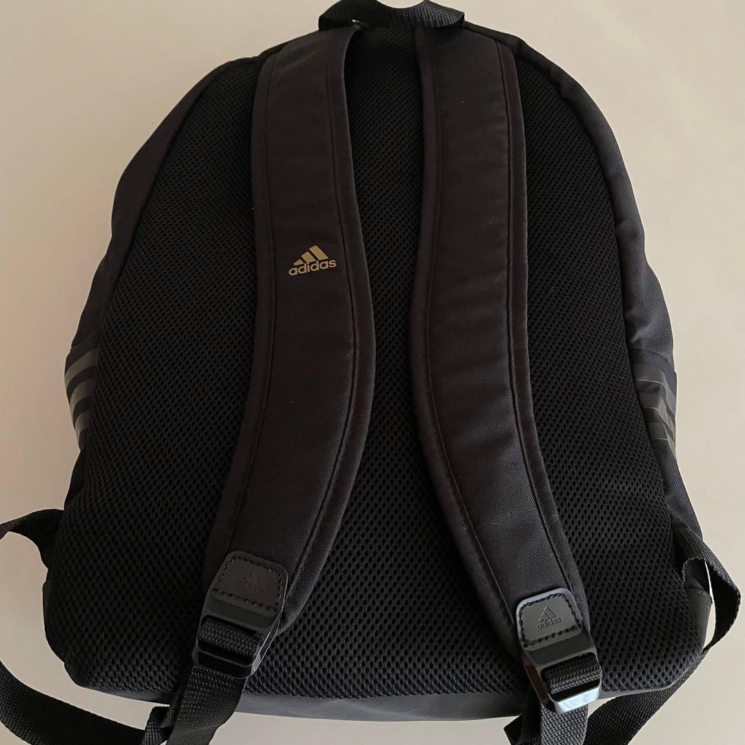 adidas marimekko コラボ リュック 黒 花柄