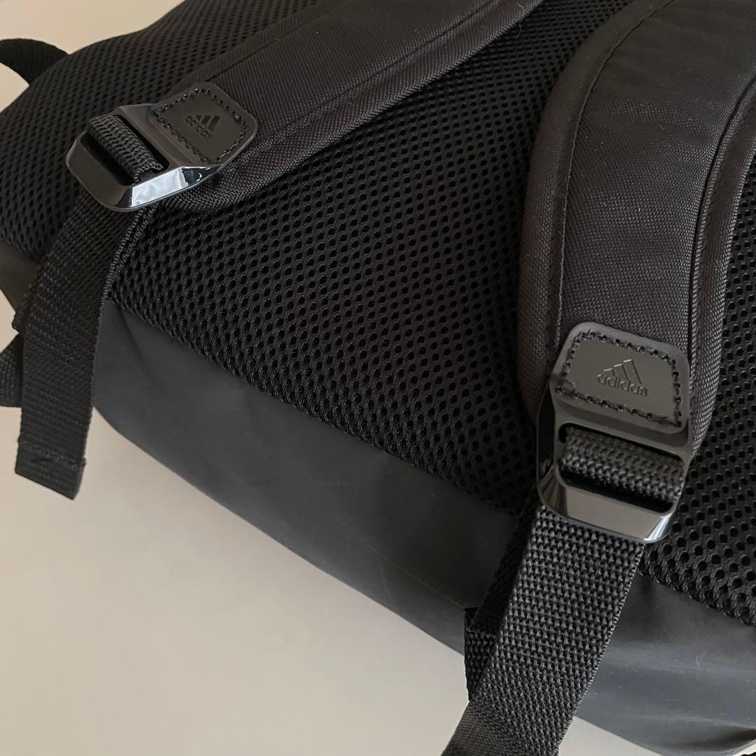 adidas marimekko コラボ リュック 黒 花柄