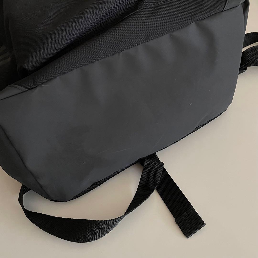 adidas marimekko コラボ リュック 黒 花柄